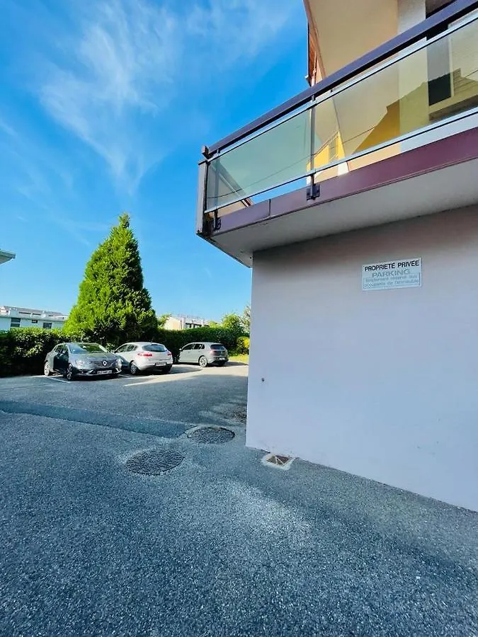 F2 près débarcadère, en centre ville, des thermes EVIAN LES BAINS Appartement