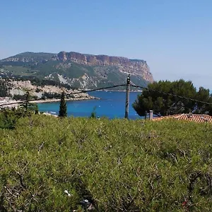 https://belle-vue-mer-cassis.fr-provencehotel.com